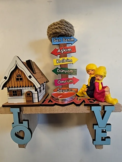 Figürlü Serender Love Yazılı Mumluk