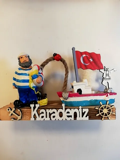 Kaptan ve Tekne Figürlü Karadeniz Yazılı Biblo