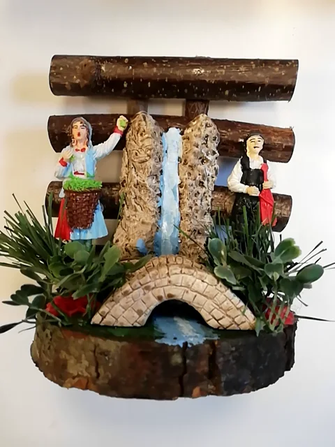 Şelale Temalı Köprülü Biblo