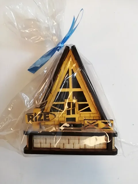 Ahşap Bungalov Ev Sarı Renkli